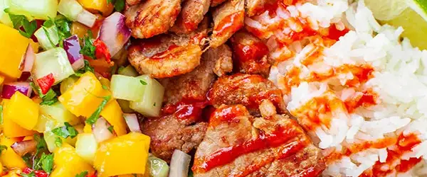 Kwestia smaku wieprzowina z mango – wyjątkowy przepis na danie, które zaskoczy