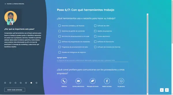 Paso 6/7: Herramientas del buyer persona. Pregunta sobre software y canales de comunicación.
