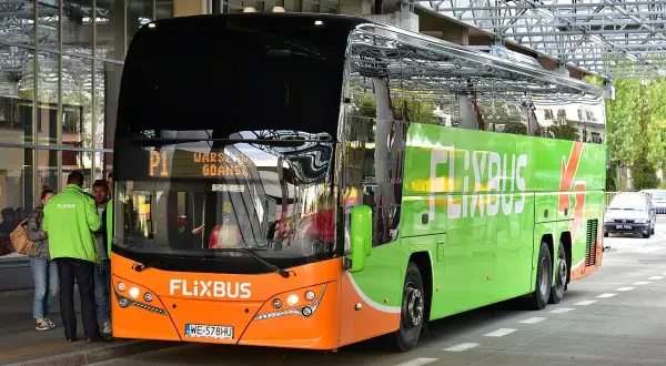 Młociny Flixbus: Jak łatwo znaleźć przystanek i uniknąć stresu?