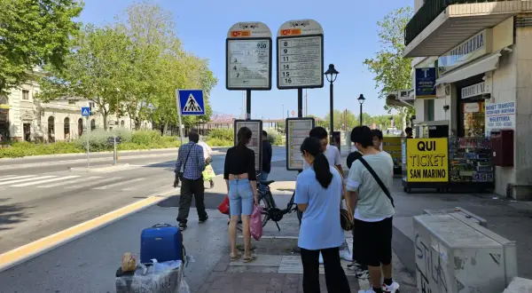 Jak dojechać z lotniska Forli do Rimini - szybkie i tanie opcje transportu