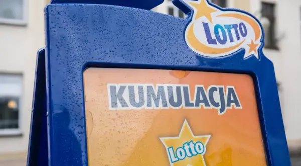 Lotto zachęca do gry kumulacją i samochodami, bo to lepsza reklama niż niższe oprocentowanie.