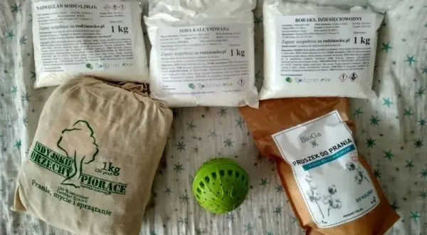 Bezpieczne pranie przy oczyszczalni: Jakie proszki wybrać?