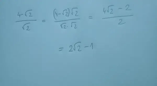 Równanie matematyczne z pierwiastkami: (4-√2)/√2 = (4-√2)√2 / (√2*√2) = (4√2-2)/2 = 2√2-1