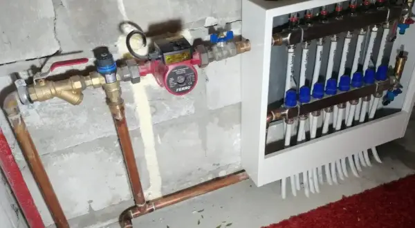 Instalacja grzewcza z pompą obiegową. Zapowietrzona pompa co objawy? Sprawdź zawory i odpowietrzniki.