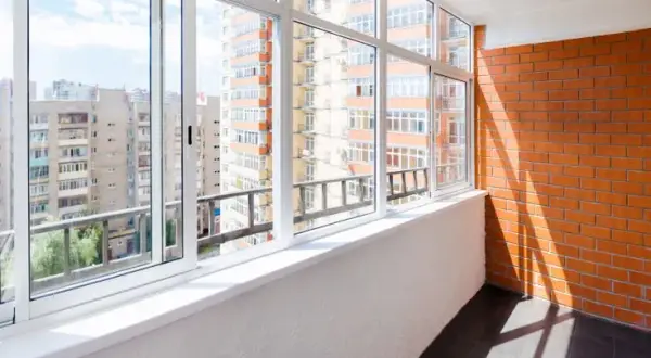 Jak zabudować balkon w bloku? Formalności, koszty i porady