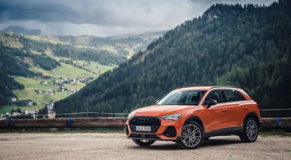Nowe Audi Q3: Zaskakujące Zmiany i Udoskonalenia Kompaktowego SUV-a