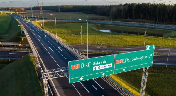 Droga S3 - najnowsze informacje: zielone tablice kierują do Gdańska, Świnoujścia i na lotnisko w Goleniowie.