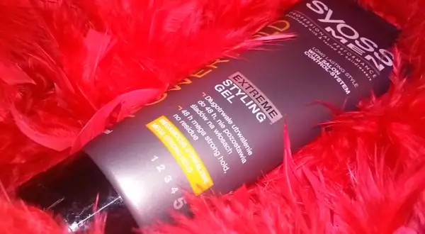 Syoss Men Extreme Styling Gel - żel do loków zapewniający mega mocne utrwalenie przez 48h, bez śladów na włosach.