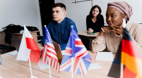 Native speaker: Jak wybrać, ile kosztuje i czy warto? Poradnik