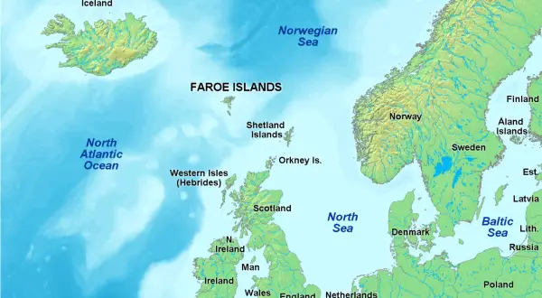 Wyspy Owcze leżą na Morzu Norweskim, między Islandią a Szkocją.
