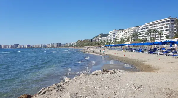Wlora Albania: Atrakcje, plaże, rejsy. Odkryj perłę Riwiery!