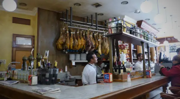 Tapeo en La Laguna: Guía experta de los mejores bares y tascas