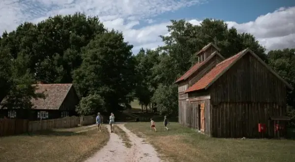 Dziekanowice skansen: Odkryj wyjątkowe atrakcje i wydarzenia