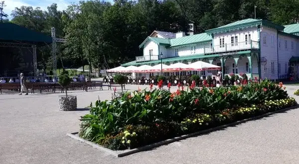 Iwonicz Zdrój gdzie zjeść: najlepsze miejsca na pyszne jedzenie