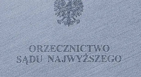 Co oznacza odroczenie ogłoszenia wyroku i jakie ma konsekwencje?