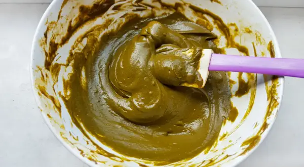 Jak zrobić pastę z naturalnej henny? Kompletny przewodnik DIY