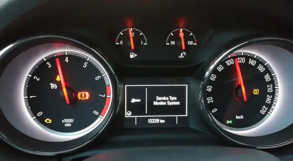 Jak łatwo zresetować czujnik ciśnienia w oponach Opel Astra J – krok po kroku