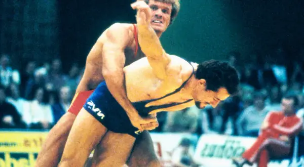 Frank Andersson brottare i intensiv match.