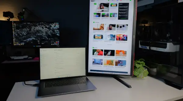 Ustawienia ekranu na laptopie i monitorze pionowo. Dowiedz się, jak obrócić ekran, aby wygodniej przeglądać treści.