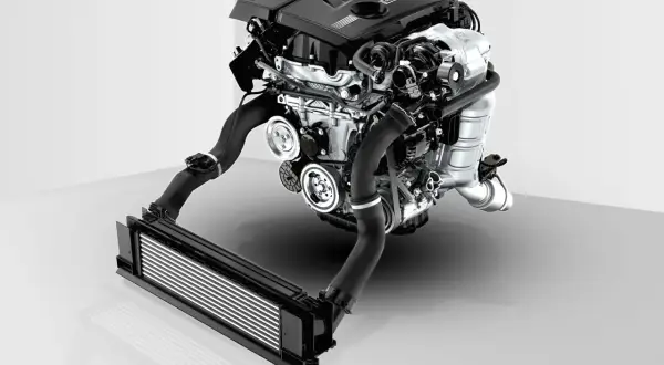 Silnik BMW 1.6 THP poprawiony, z turbosprężarką i intercoolerem.