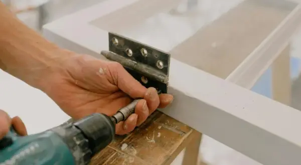 Ile kosztuje składanie mebli IKEA? Sprawdź ceny i ukryte koszty