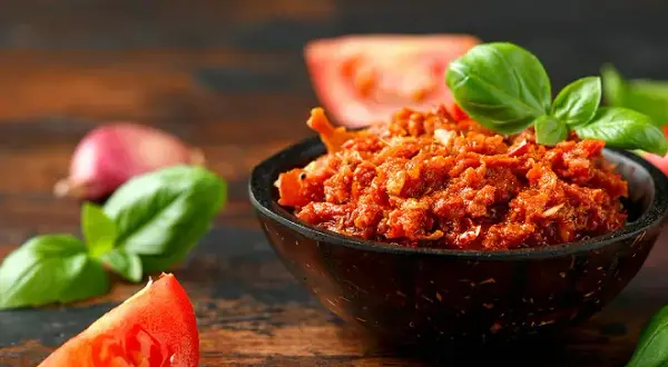 Pesto rouge maison : les ingrédients secrets pour un goût parfait