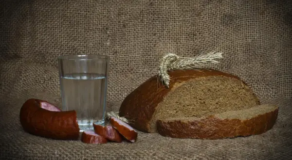 Ile kosztuje litr wódki? Ceny, które mogą cię zaskoczyć