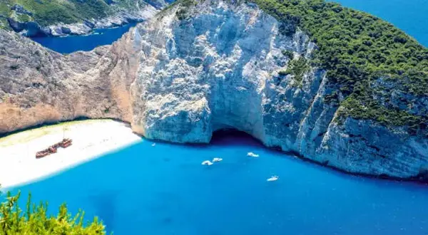 Zakynthos: Odkryj najpiękniejsze miejsca i sekrety wyspy