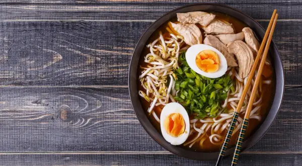 Co to jest ramen zupa? Poznaj sekrety tej japońskiej potrawy