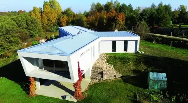Blacha na rąbek czy dachówka - co wybrać, aby uniknąć kosztów?