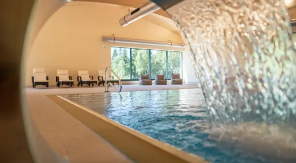 AHORN Hotel Fichtelberg: Familienurlaub mit Pool & Kinderwelt