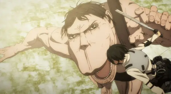 Ein Titan aus Attack on Titan greift an, während ein Soldat mit seinem Schwert versucht, sich zu verteidigen.