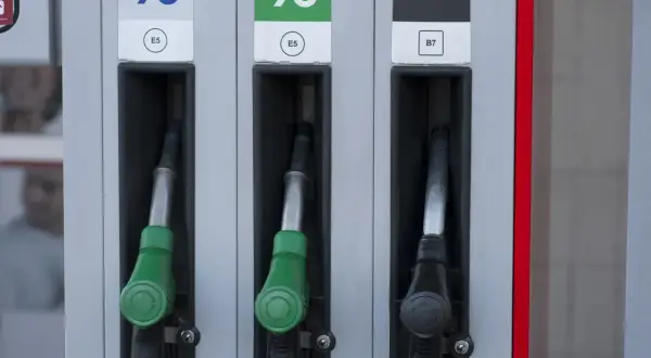 Trzy dystrybutory paliwa: 98, 95 i DIESEL. Które wybrać?