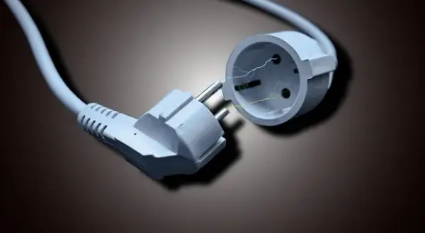 Ile prądu pobiera komputer 600W? Zaskakujące zużycie energii w różnych warunkach