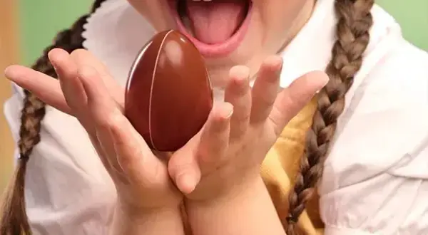 Jak powstaje kinder niespodzianka? Sekrety produkcji i składników