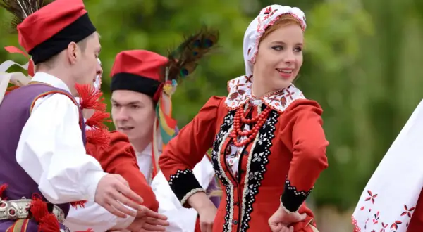 Polka: Czy na pewno polski taniec? Odkryj czeskie korzenie!