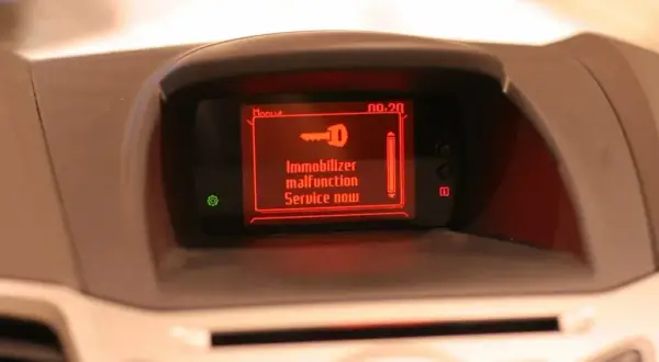 Co uruchamia alarm w samochodzie? Oto najczęstsze przyczyny i rozwiązania