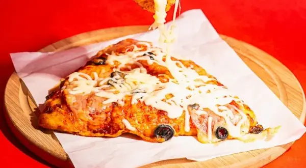 Ile kalorii ma pizza pepperoni? Zaskakujące różnice w kaloryczności