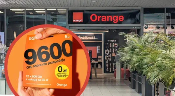 Ręka trzyma kartę z ofertą Orange: 9600 GB za 0 zł, idealna na pakiet roamingowy.
