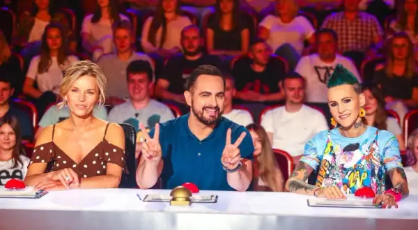 Jurorzy oceniają występy. Tak wyglądają testy muzyczne na castingu do show.