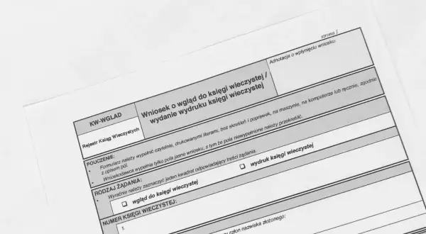Formularz wniosku o wgląd lub wydruk z księgi wieczystej. Wpisz numer księgi wieczystej.