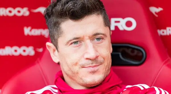 Ile zarabia Lewandowski na dzień? Zaskakujące kwoty jego dochodów