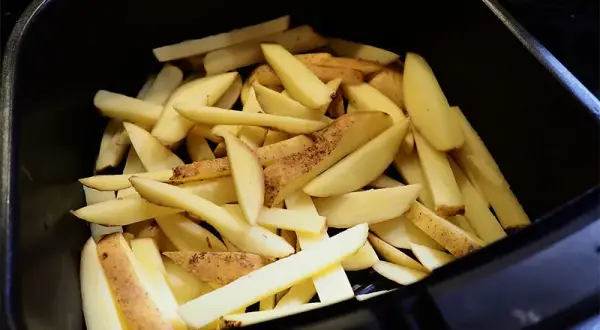 Jak smażyć frytki we frytkownicy beztłuszczowej, aby były chrupiące