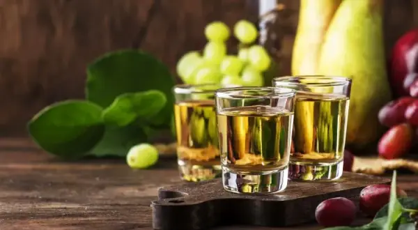 Najlepsze drinki z Metaxa, które zaskoczą Twoje podniebienie