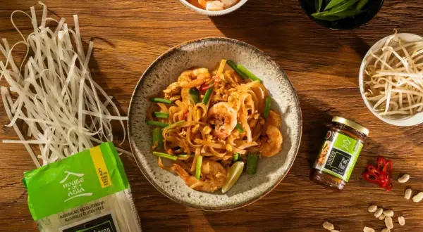 Jak smakuje pad thai? Odkryj niezwykłe połączenie smaków tej potrawy