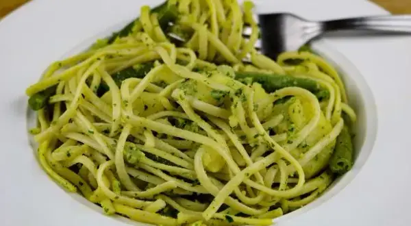 Idealne spaghetti z pesto: 15 minut i zero błędów!