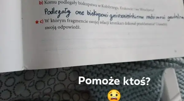 Komu podlegały biskupstwa w Kołobrzegu, Krakowie i Wrocławiu?