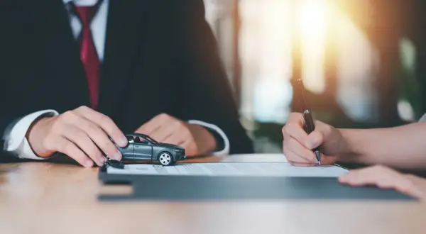 Leasing konsumencki dla osoby prywatnej: Czy to się opłaca?