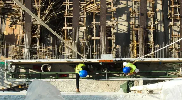Jakie fundamenty pod dom 70m2? Wybór, koszty i kluczowe czynniki