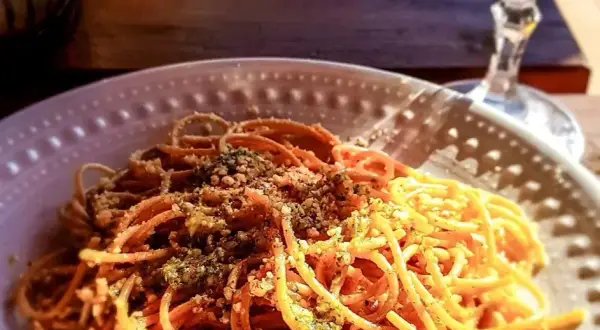 Spaghetti: Jak jeść elegancko i jak Włosi? Uniknij faux pas!